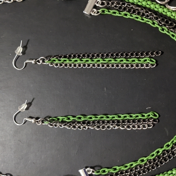 Silver Tone, Gunmetal Black, and Green Chain Statement Necklace and Earr… - Picture 2 of 5